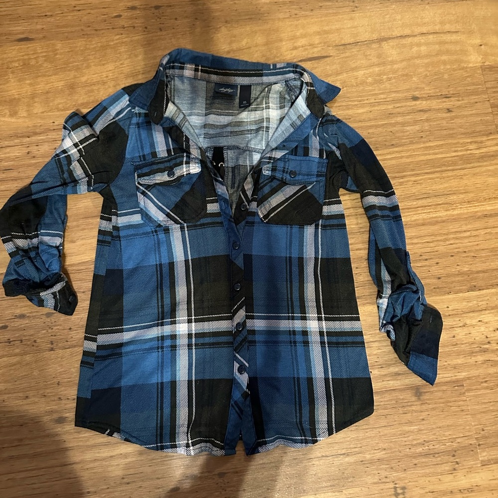 DAYTRIP BUTTON DOWN